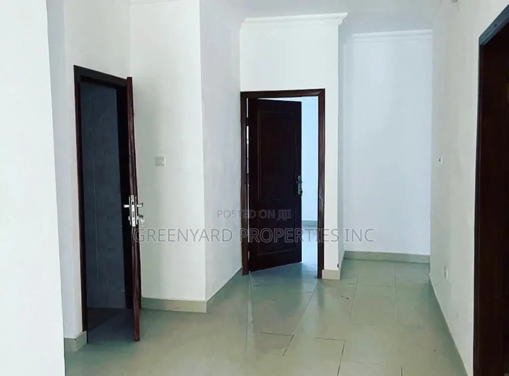 3bdrm House in School Junction, Ashaley Botwe for sale