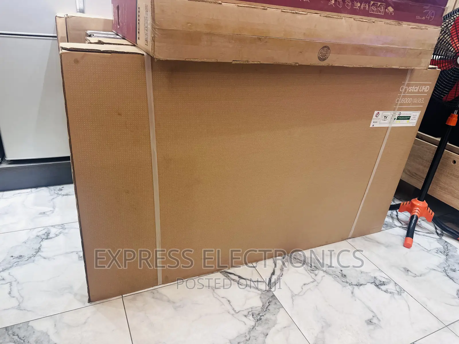 High Quality Sleek Slim UHD Smart Samsung 65”Cu8000 Tv 