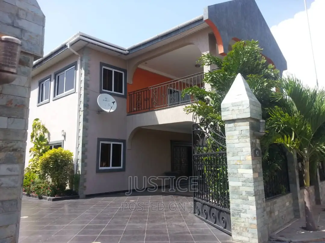 6bdrm Villa in Cantonments for sale