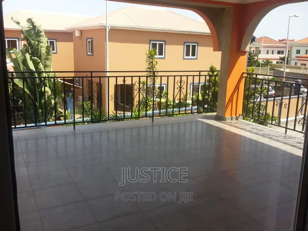 6bdrm Villa in Cantonments for sale