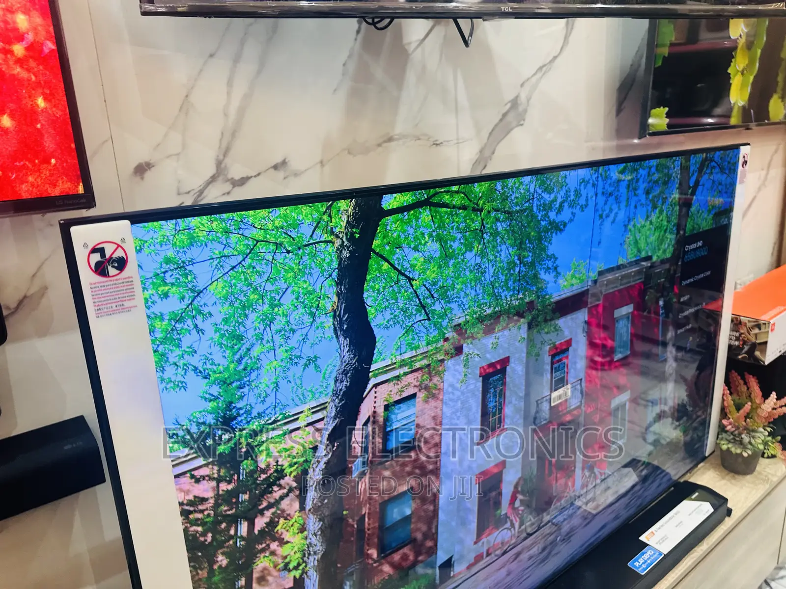 Durable Build Samsung UHD Smart Glossy 55”Au7022