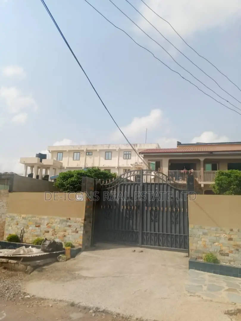 1bdrm Duplex in De-Icons Real Estate, Awutu Senya East Municipal