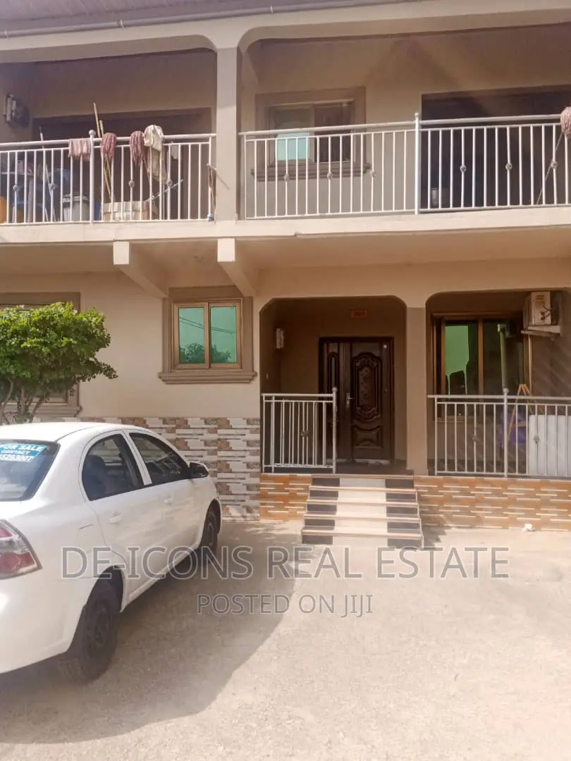 1bdrm Duplex in De-Icons Real Estate, Awutu Senya East Municipal