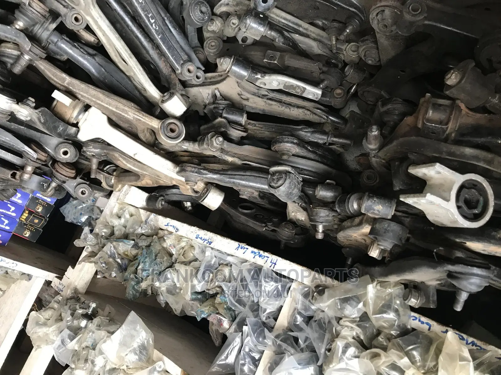 Deals in All Kinds of Parts for Lowerarms and Balljoint