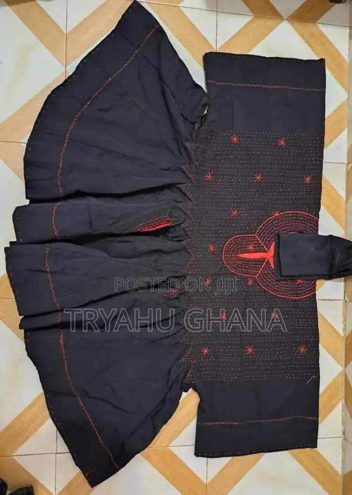 Hand-Made Northern Male Smock Clothing for Sale in Ghana