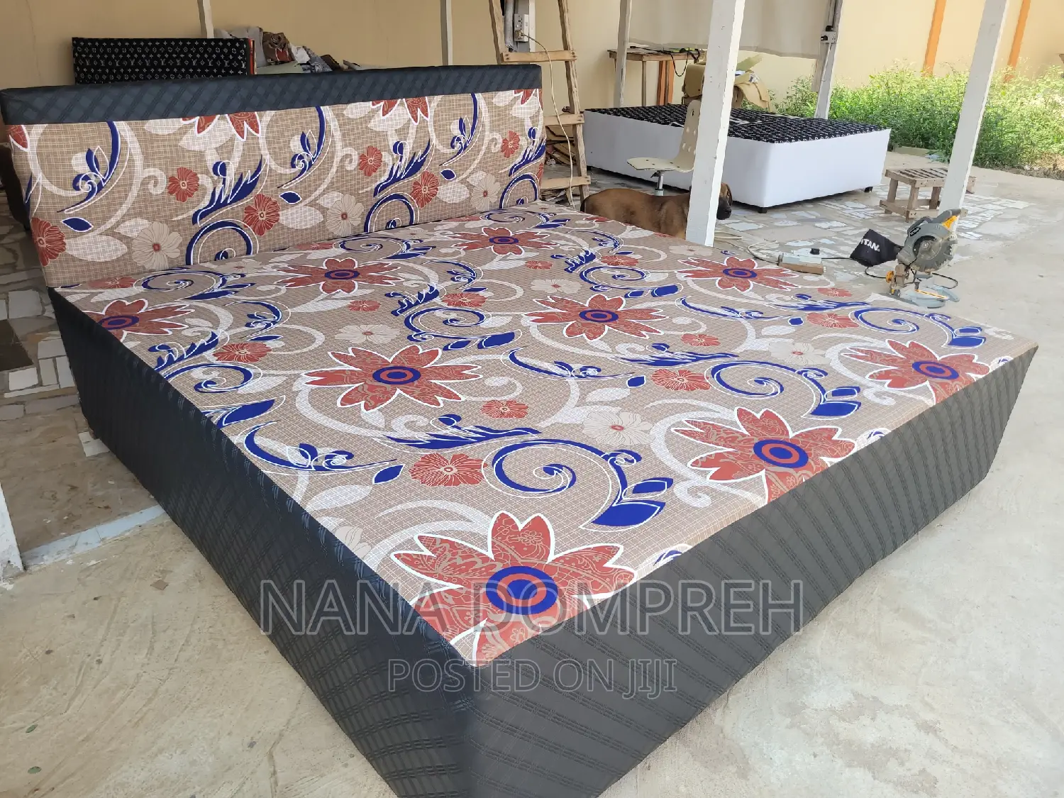 Inbuilt Queen Size Bed