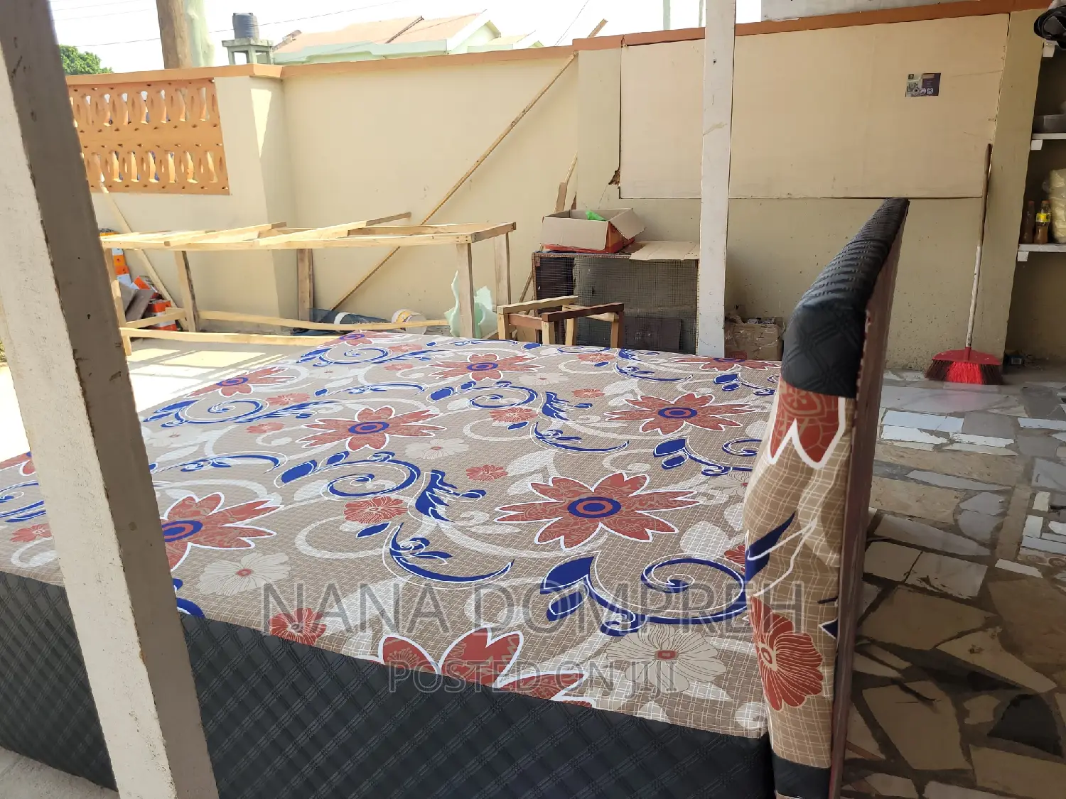 Inbuilt Queen Size Bed