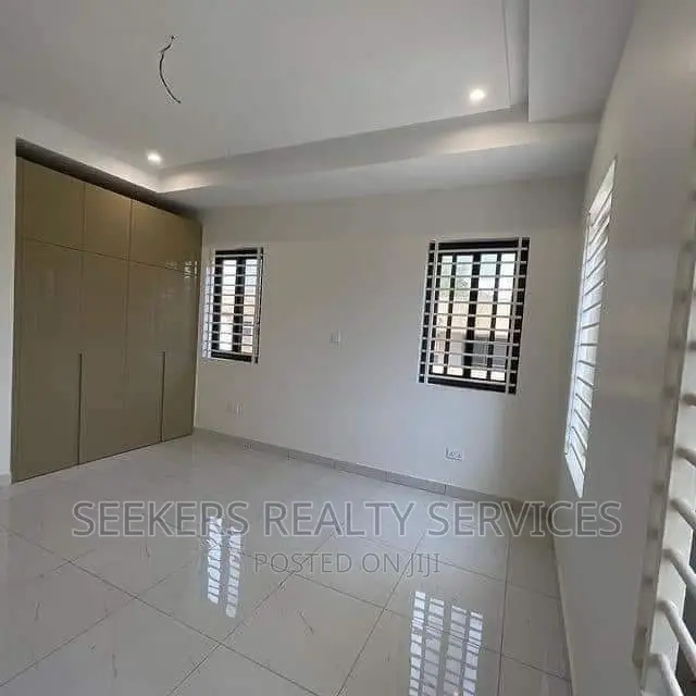 6bdrm House in Seekers Realty, East Legon for sale