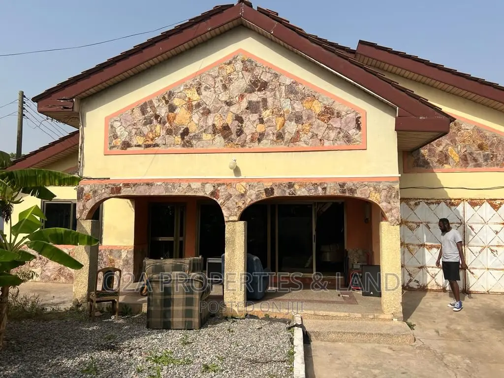 5bdrm House in Sharp Curve for sale