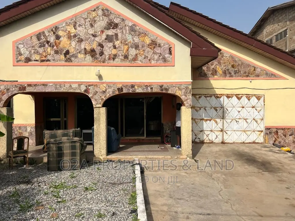 5bdrm House in Sharp Curve for sale