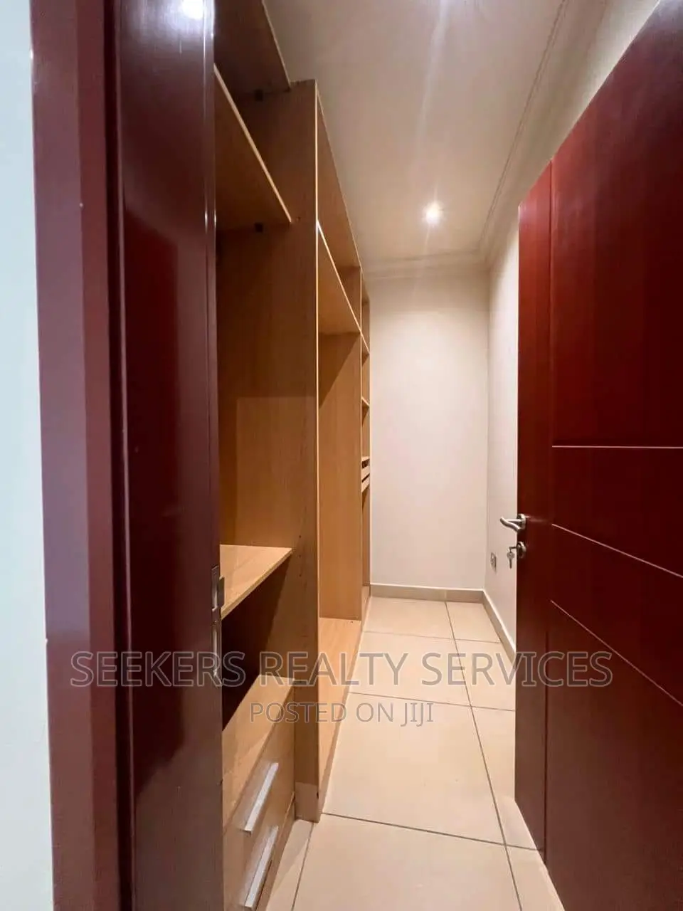 3bdrm Townhouse / Terrace in Seekers Realty, Cantonments for rent