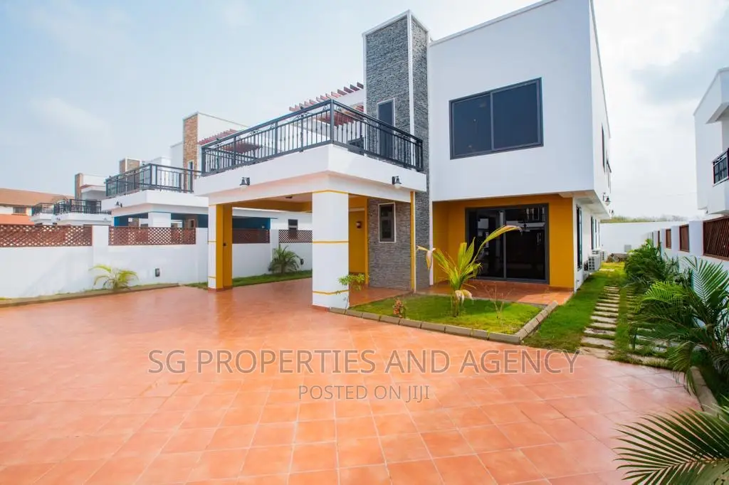 3bdrm Mansion in Sakumono, Spintex for rent