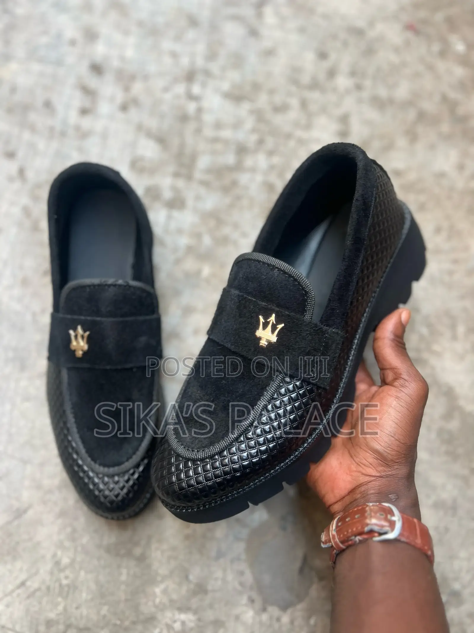 Black Shoe