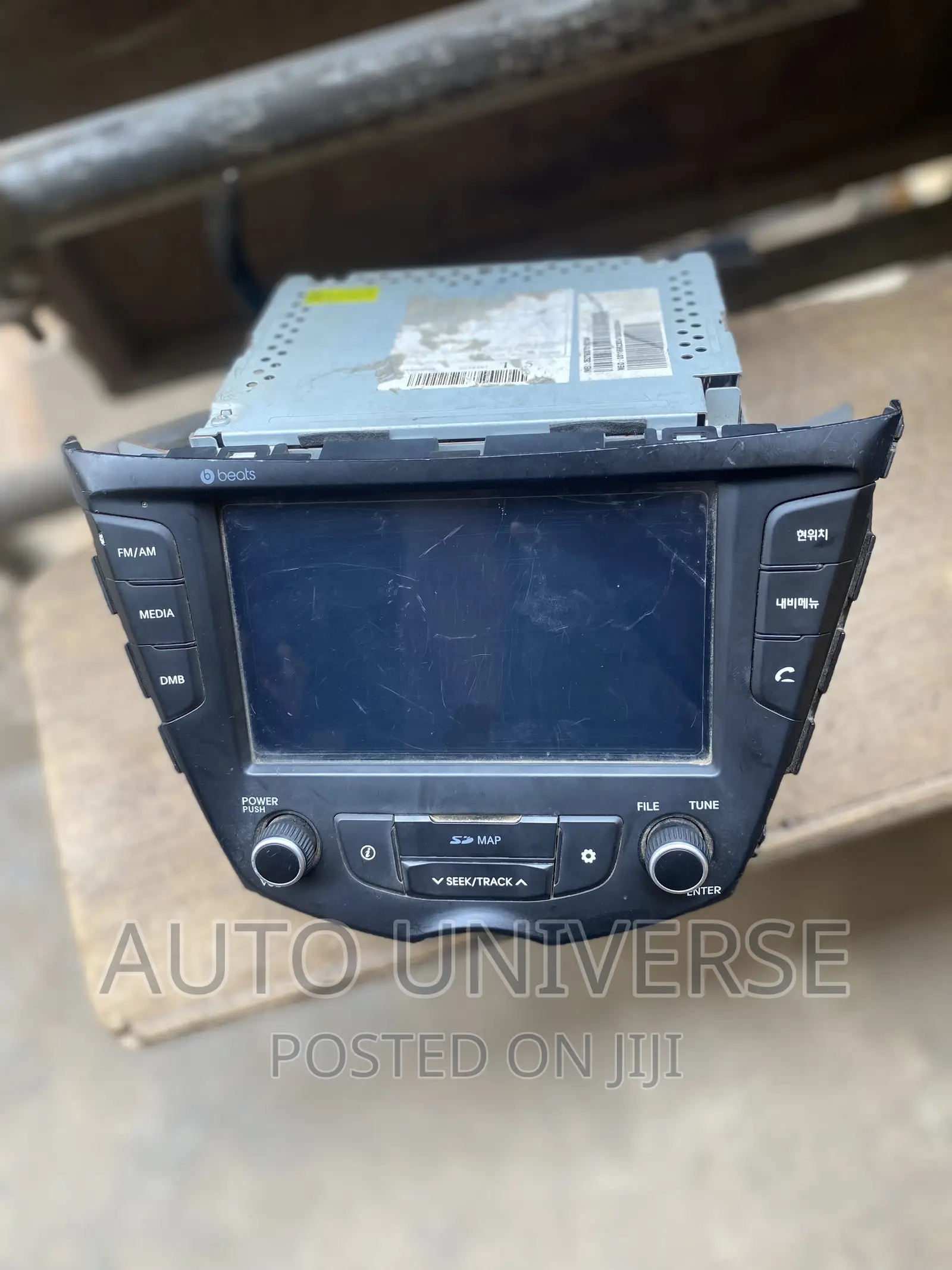Hyundai Veloster Original Screen Available