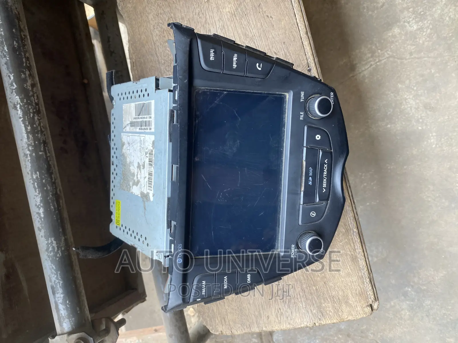 Hyundai Veloster Original Screen Available