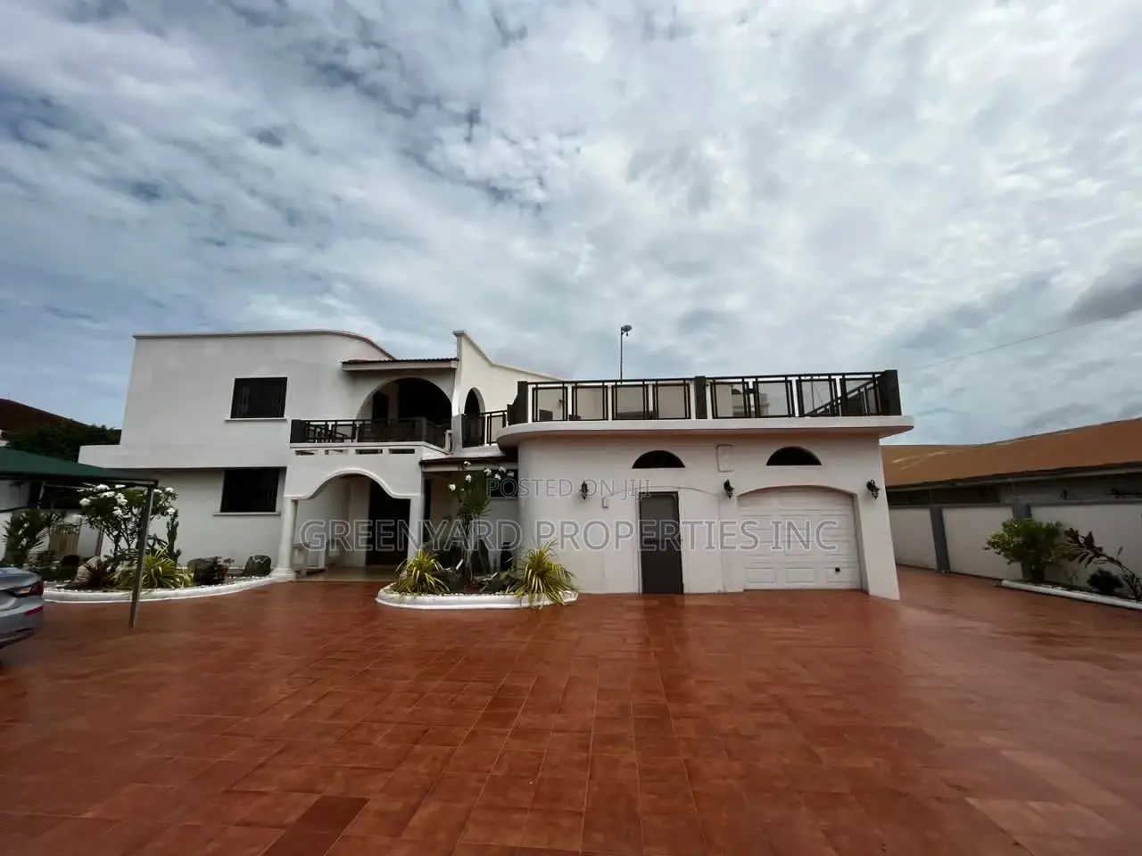 6bdrm House in East Legon for sale