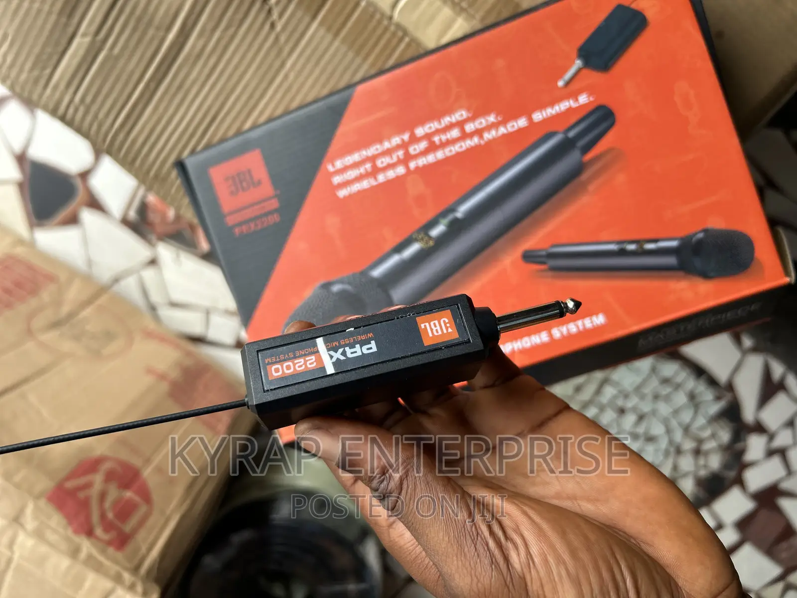 JBL PRX2200 2 in 1 With Chargeable Receiver