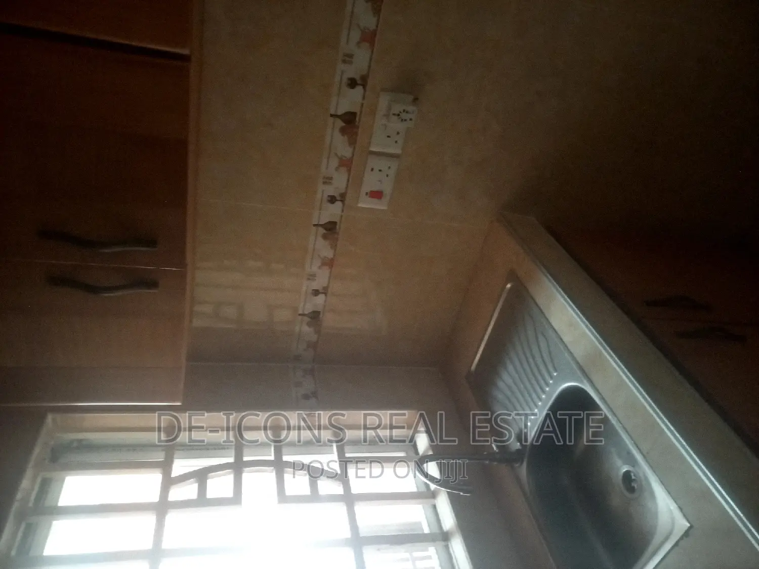 1bdrm Duplex in De-Icons Real Estate, Awutu Senya East Municipal