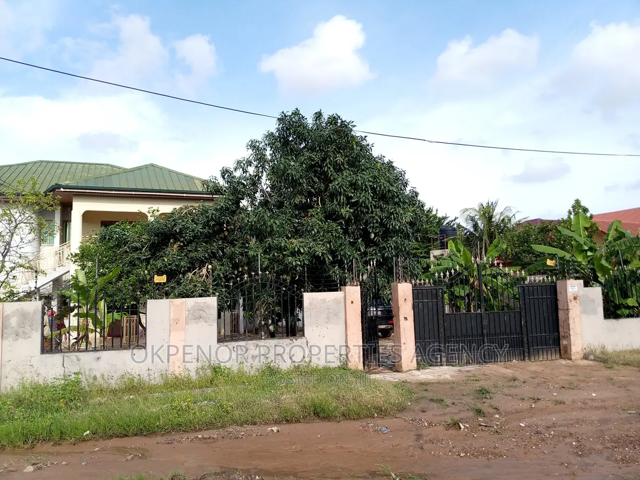 8bdrm House in Gbetsele, Tema Metropolitan for rent