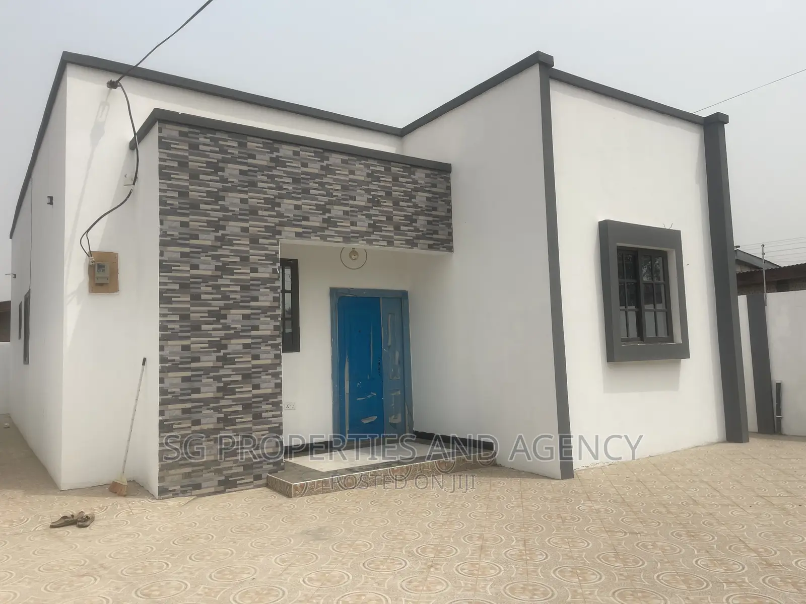 2bdrm House in Spintex Kfc for sale