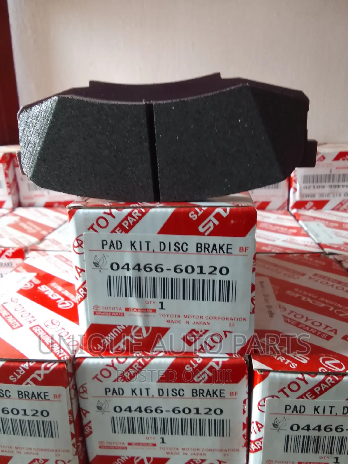 Toyota 04466-60120 Land Cruiser V8 Brake Pads