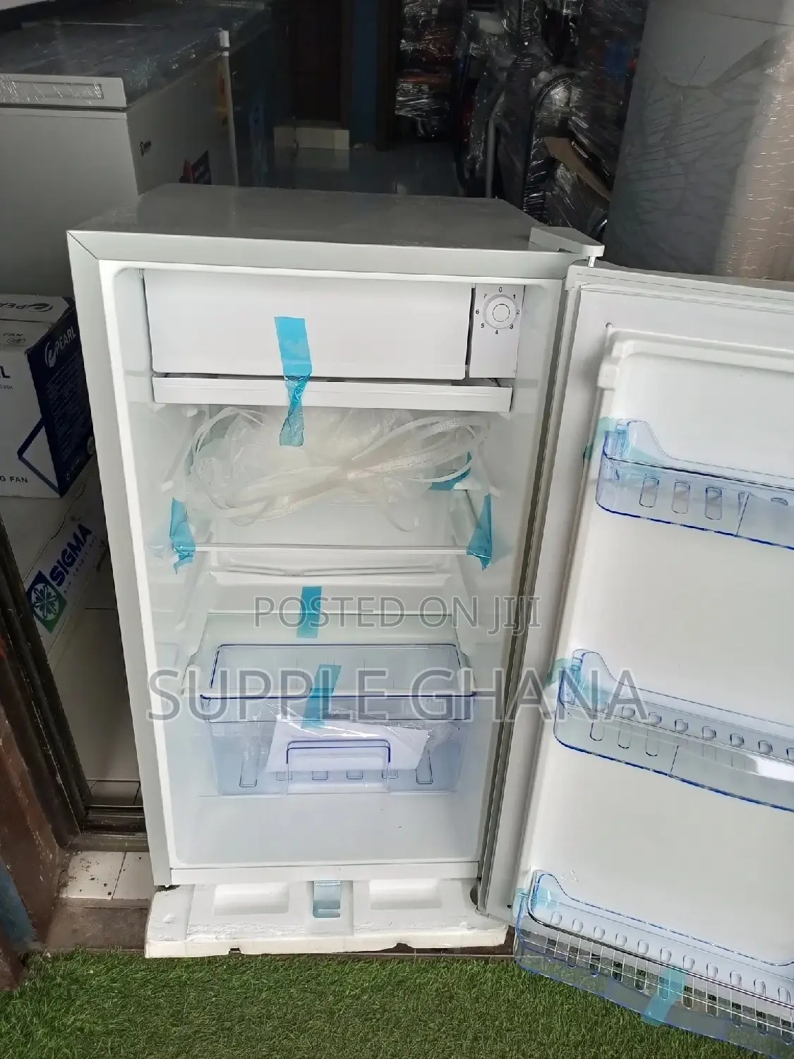 Sigma Refrigerator Table Top Fridge 91liters
