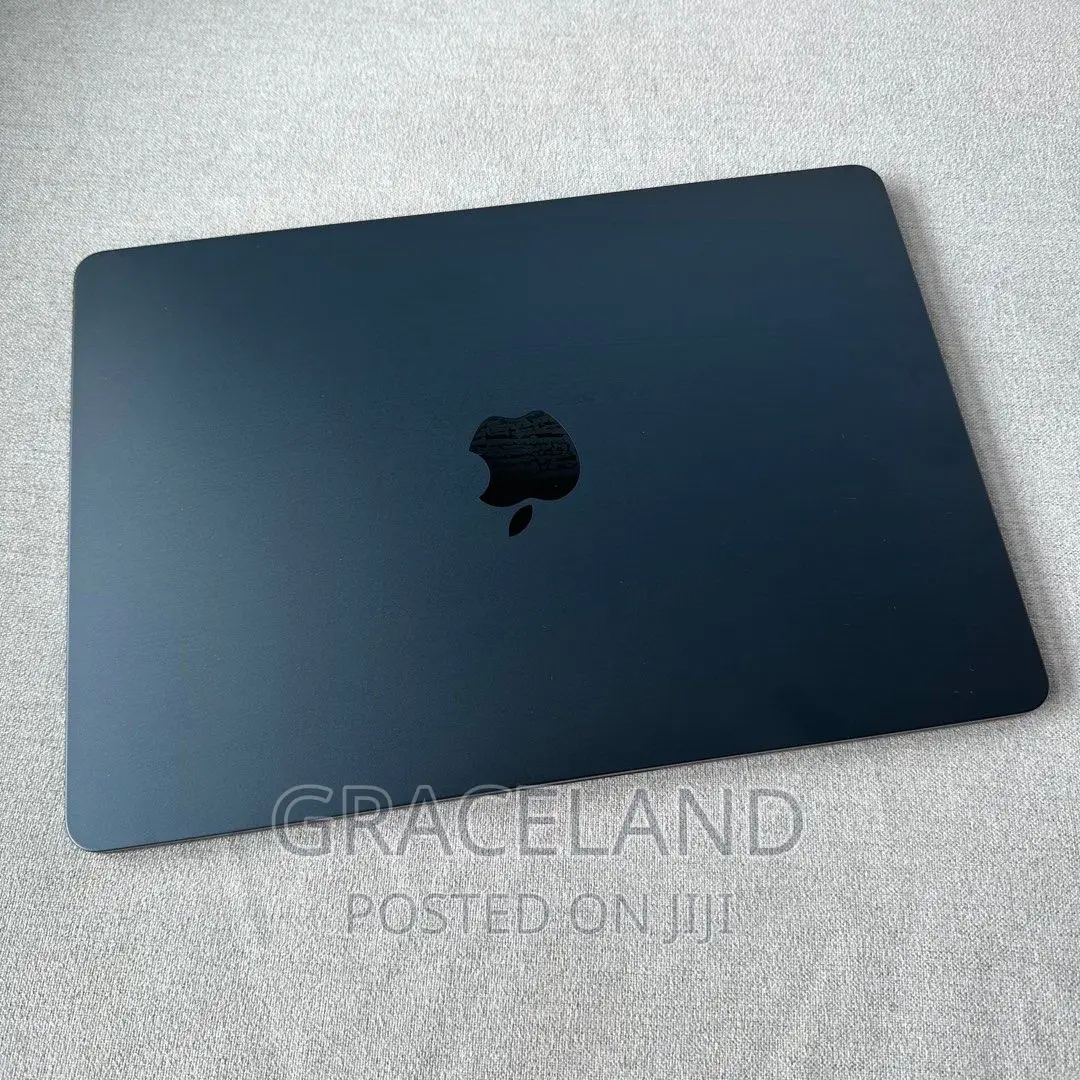 New Laptop Apple MacBook Air 2022 M2 8GB SSD 256GB
