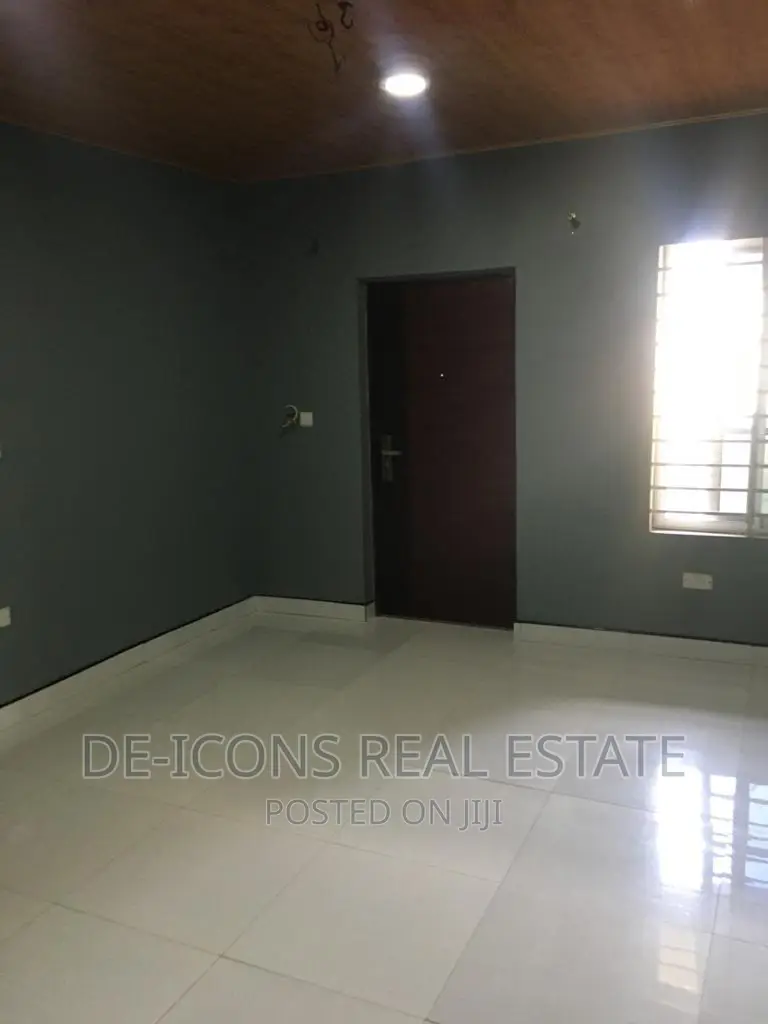 2bdrm Duplex in De-Icons Real Estate, Awutu Senya East Municipal