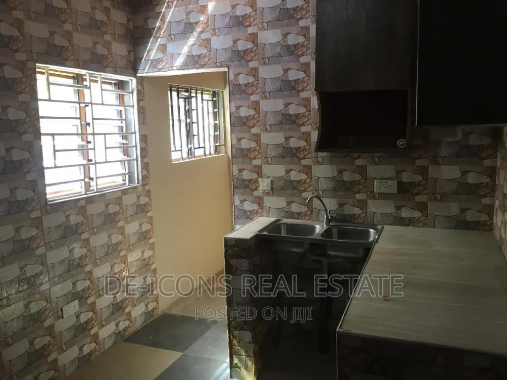 2bdrm Duplex in De-Icons Real Estate, Awutu Senya East Municipal