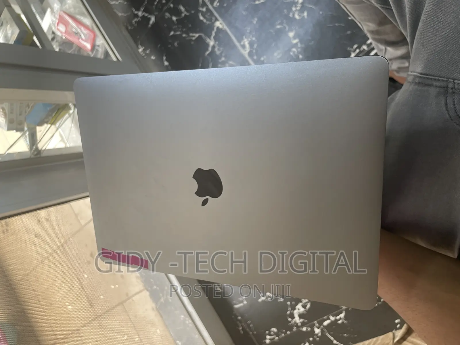 Laptop Apple MacBook Pro 8GB Intel Core I5 SSD 512GB