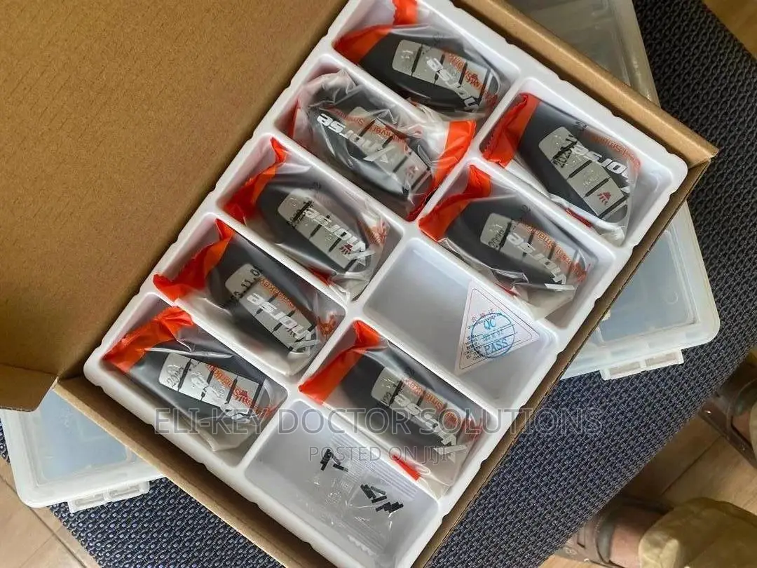 XHORSE XSNIS2EN Nissan Style Universal Smart Key 4-BTNS
