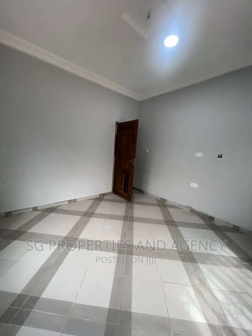 4bdrm House in Adonten, Danfa for sale