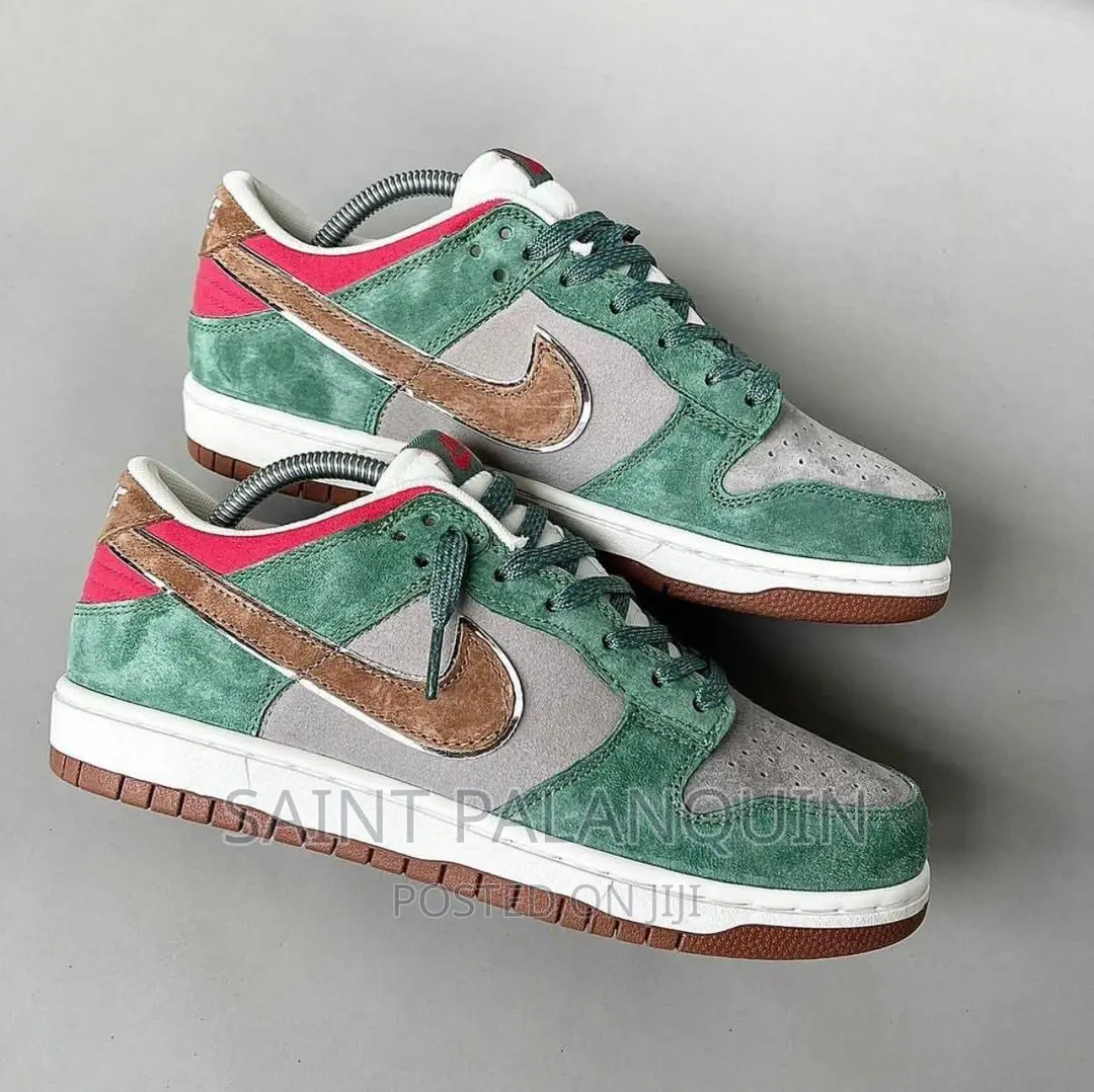 Nike Dunk Sneaker