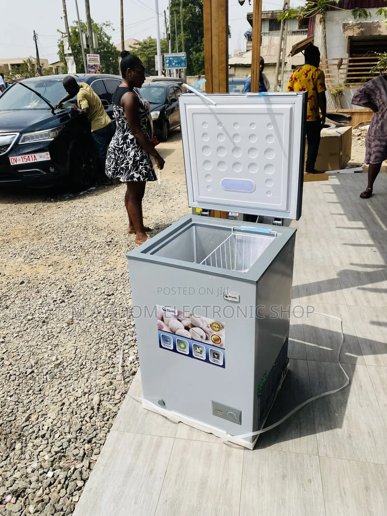 Purchase Affordable Pearl PCF-127 Single Door Freezer.