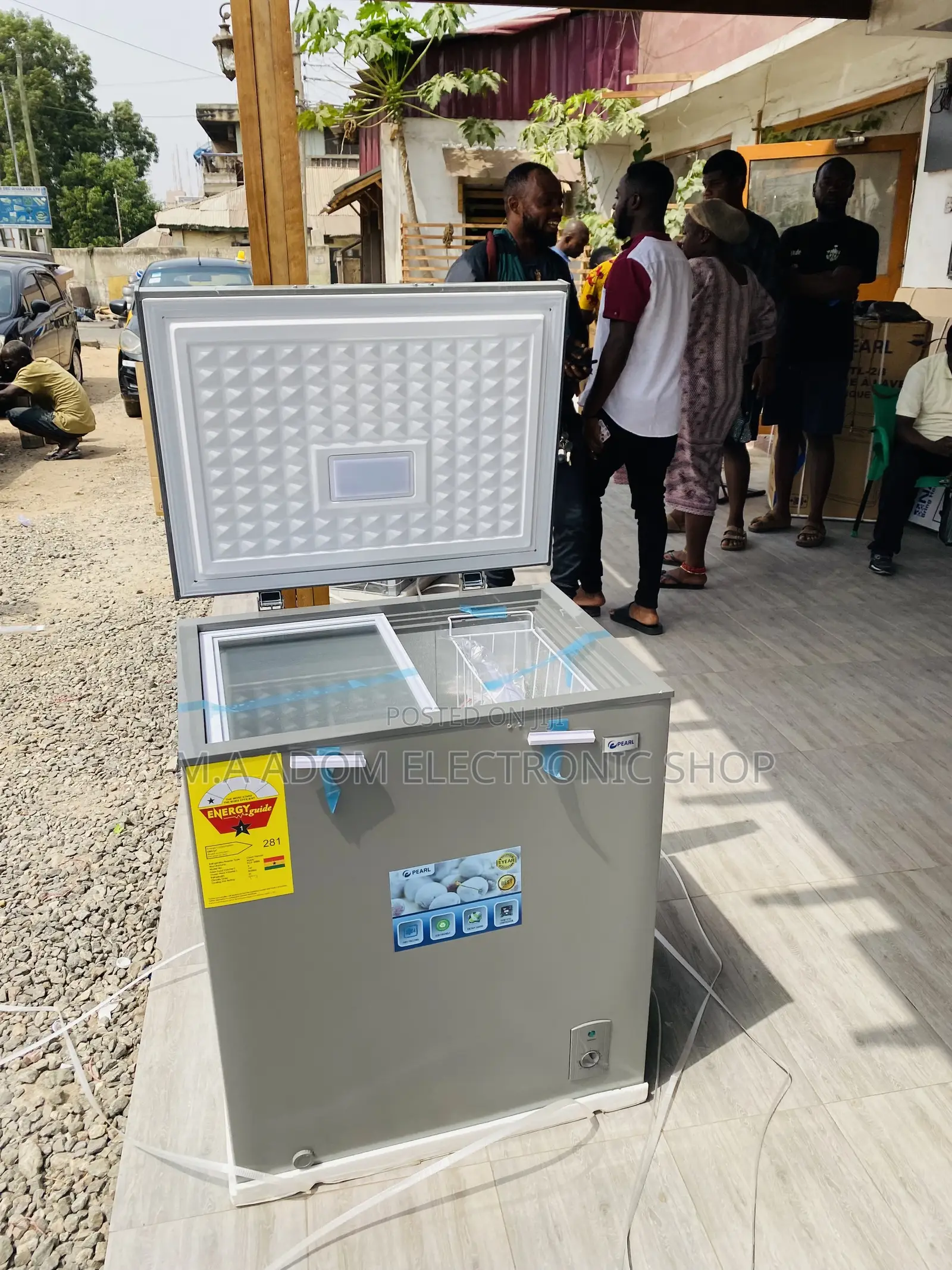 Energy Sufficient Pearl PCF-208 Single Door Chest Freezer.