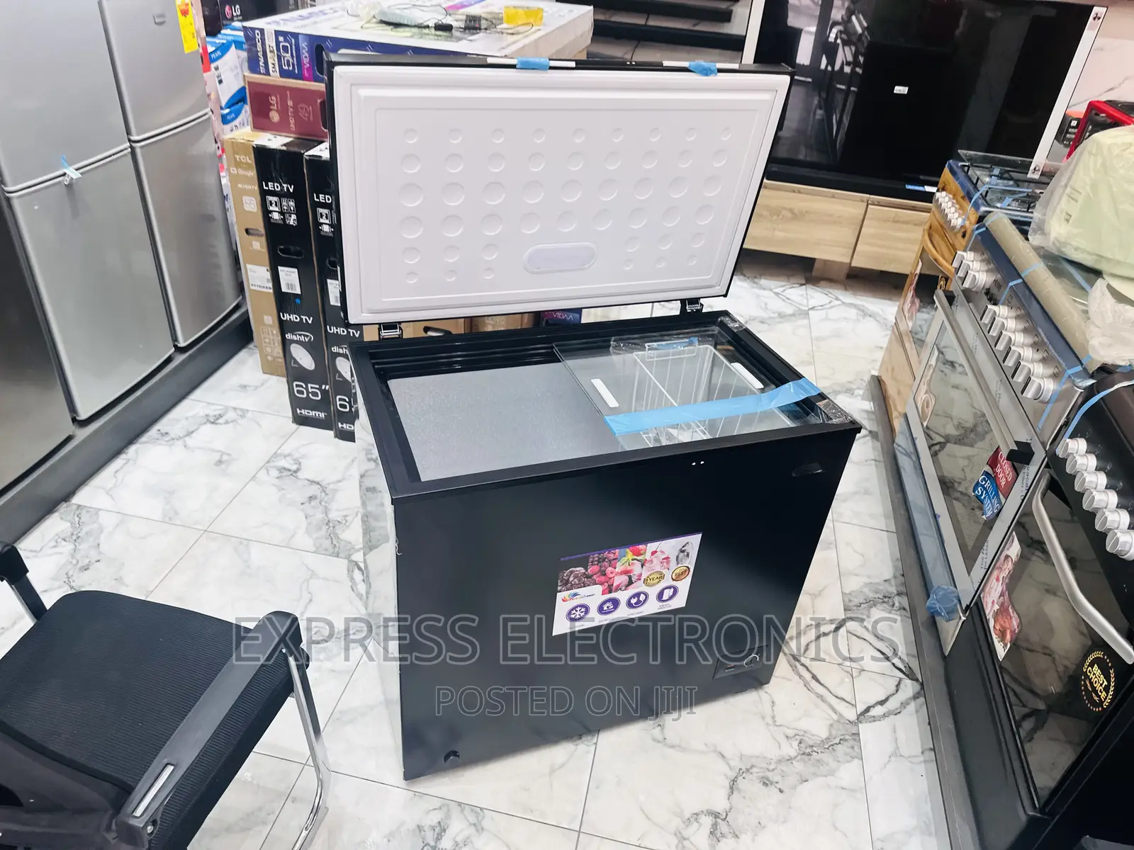 RCF-244 200l Chest Freezer Single Door Rainbow