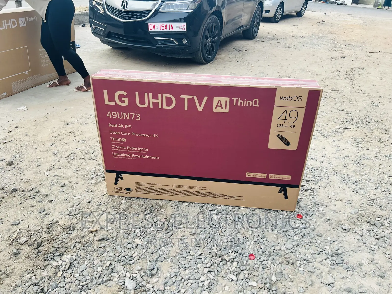 UHD Smart Glossy Lg 49”UN7340 T. Very Cool