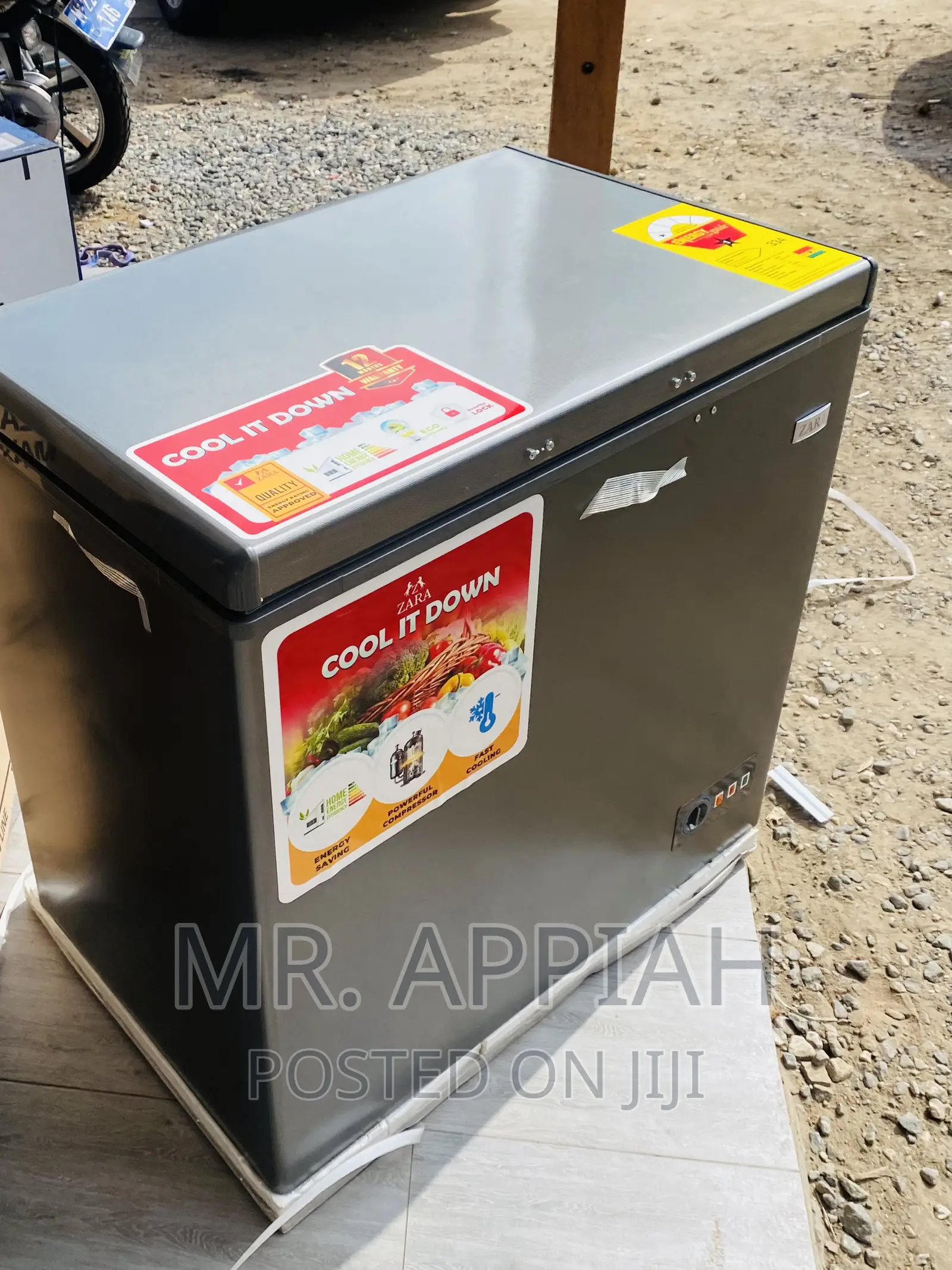 Unique Design Zara 260 Single Door Chest Freezer.