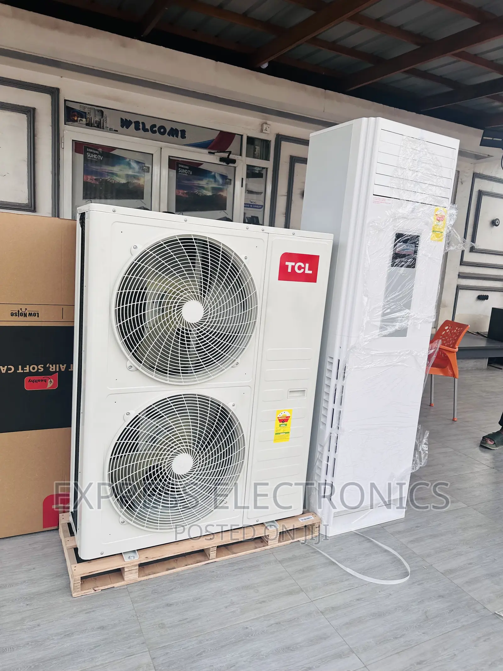 Elegant Design White TCL 5hp Split R410 Floor Standing AC