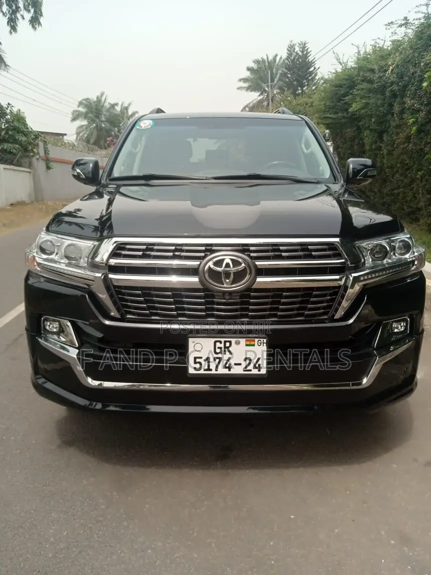 Car for Rent Land Cruiser V8 4x4 for Rent in Ghana