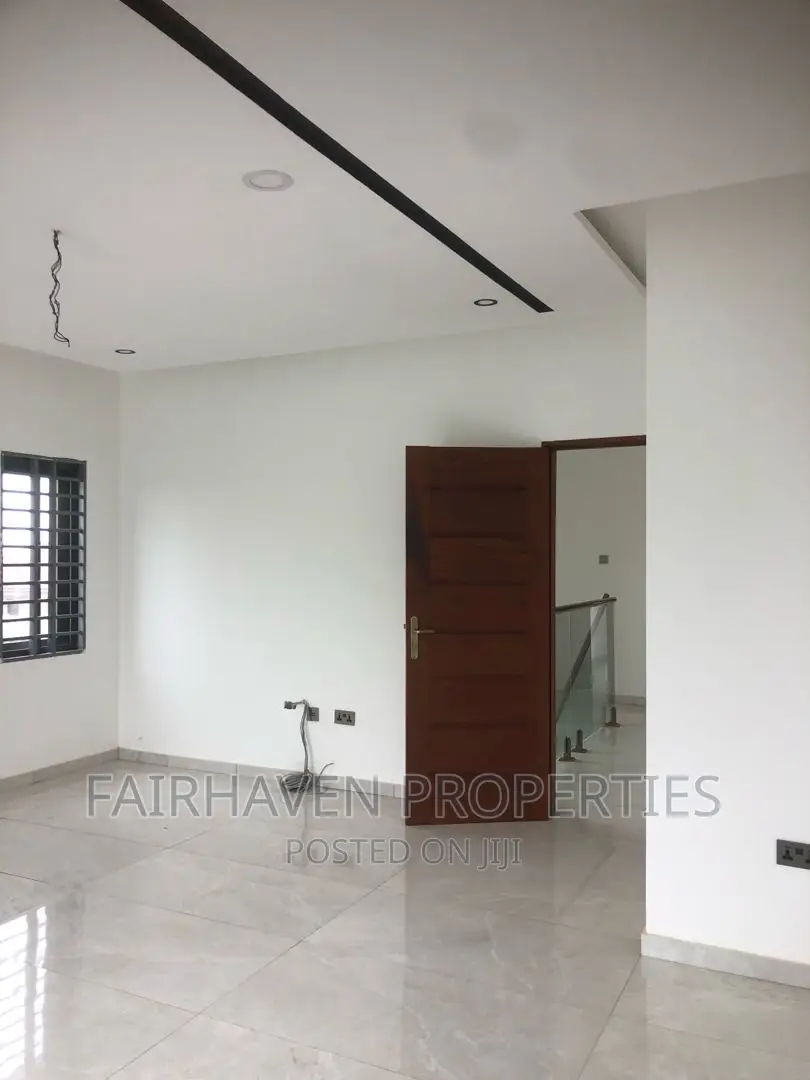 4bdrm House in 25, Tema Metropolitan for sale