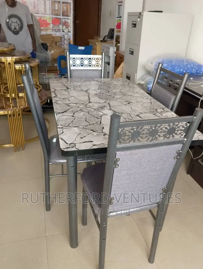 Quality Dining Set