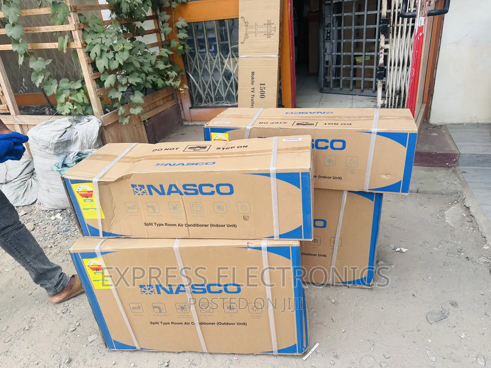 2.0hp Split R410 Gas Nasco White Air Conditioner
