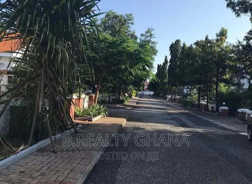 5bdrm Townhouse/Terrace in Cantonments for sale