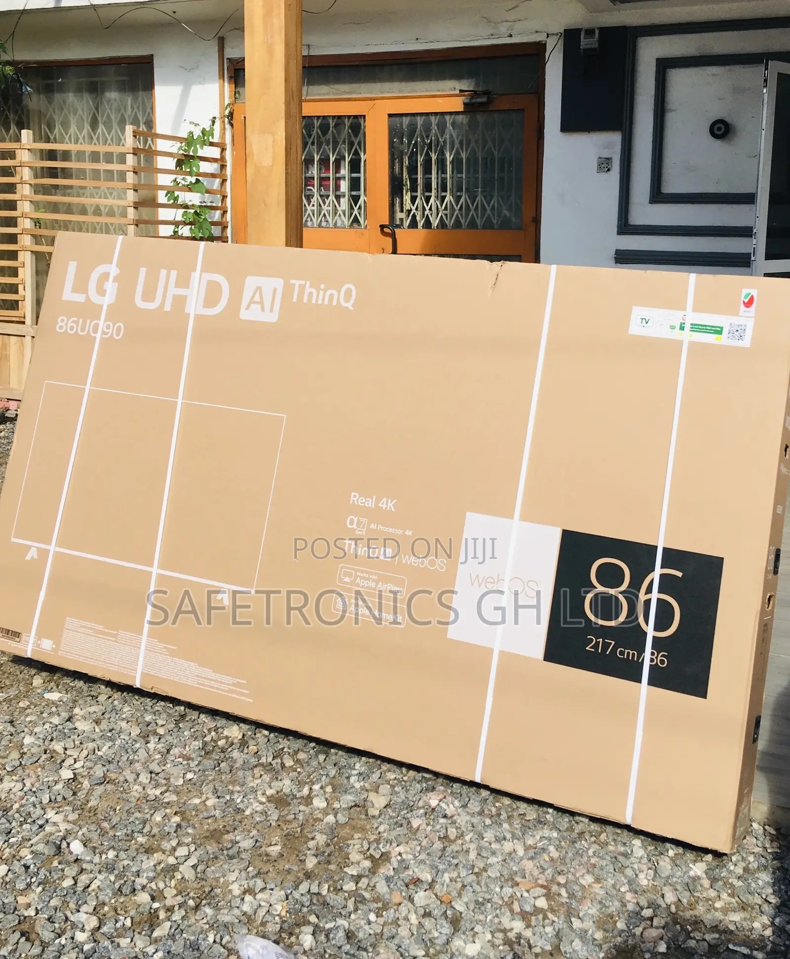 Glossy LED Black Electric 86 Inches UQ90 Smart UHD Tv