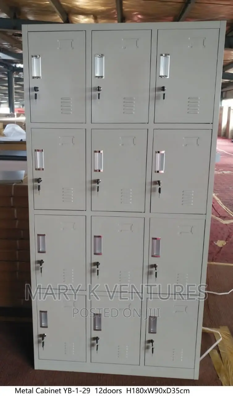 12 Doors Lockers