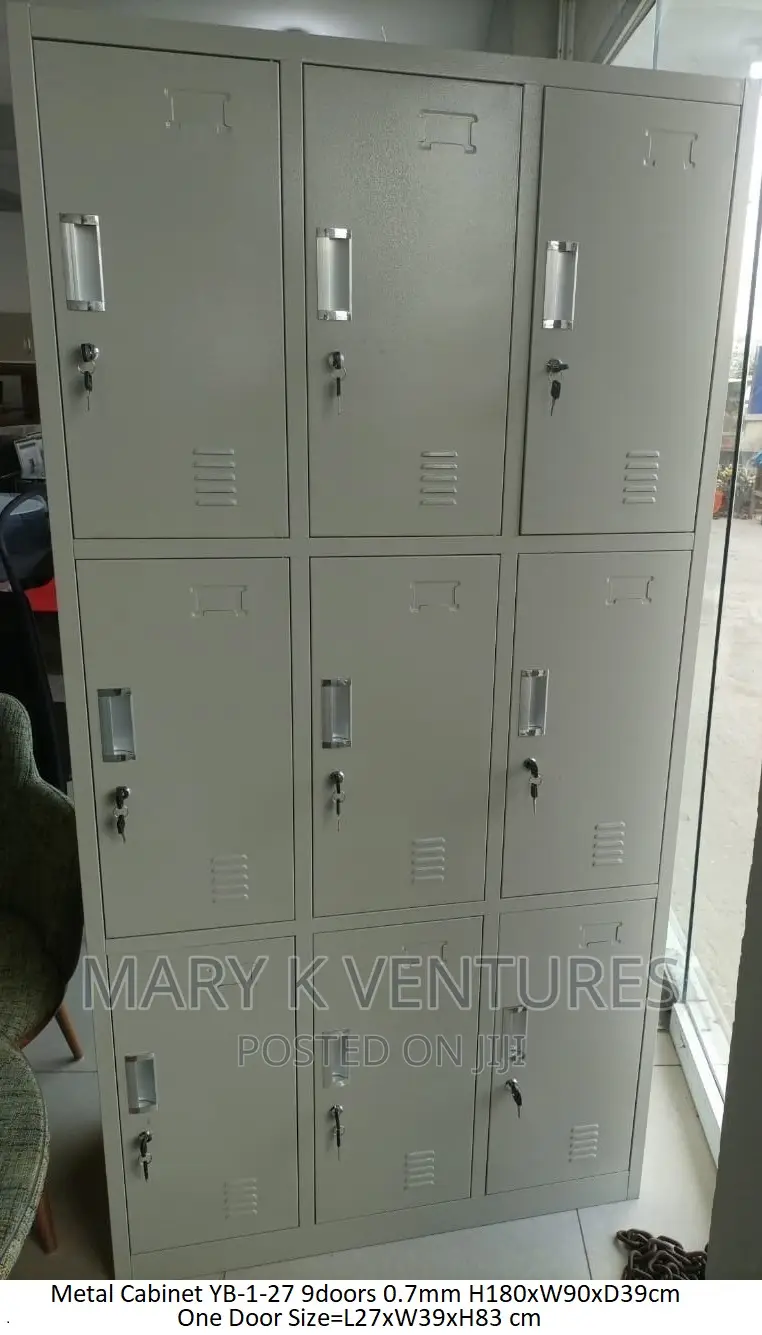 9 Doors Lockers