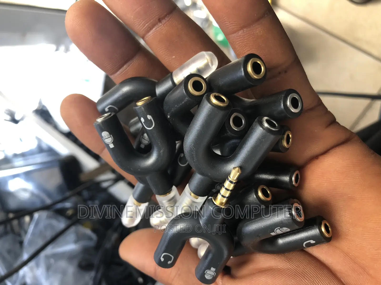 Audio Stereo Splitter Male to Female Converter