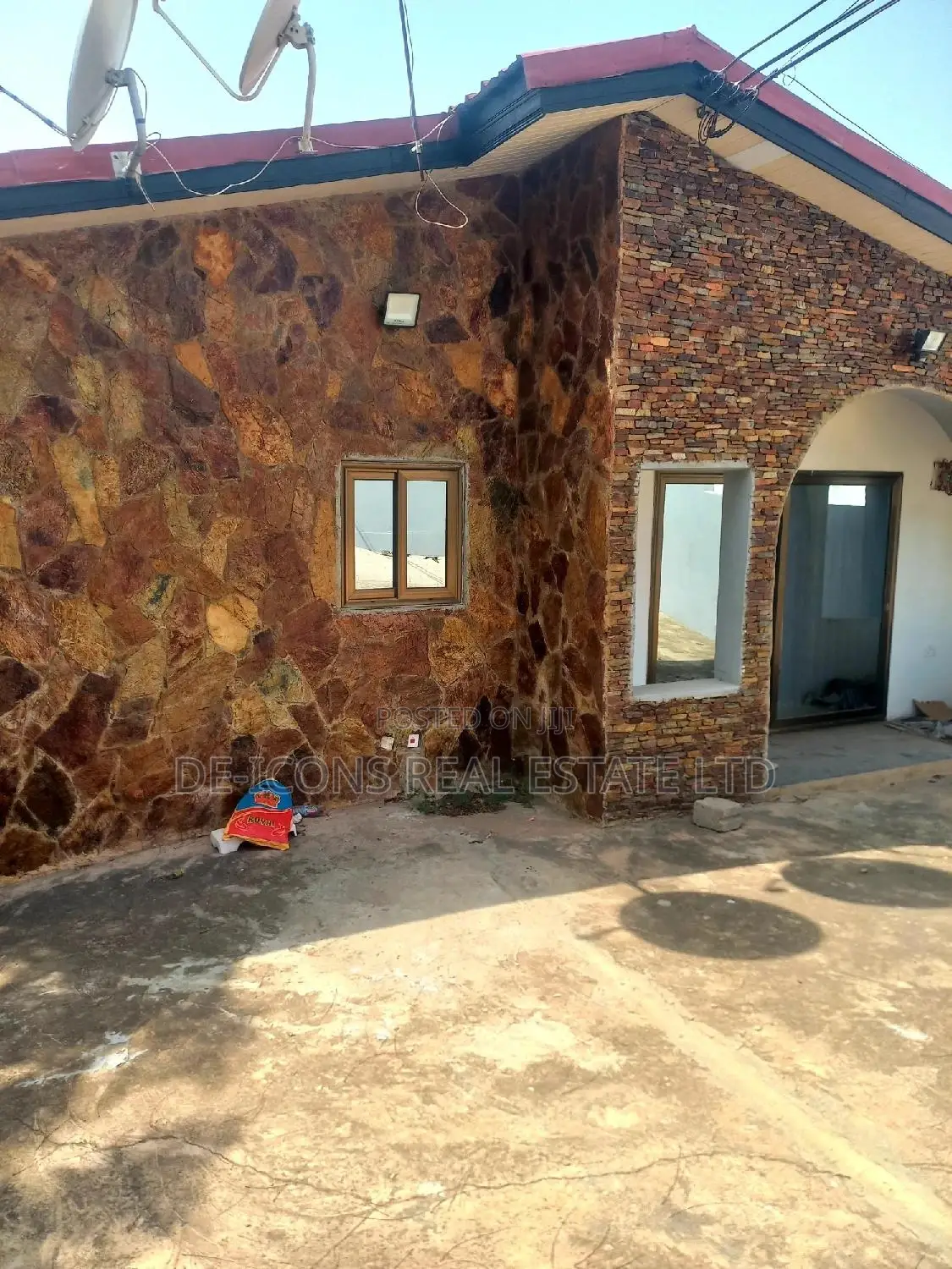 3bdrm Bungalow in De-Icons Real Estate, Ga East Municipal for rent