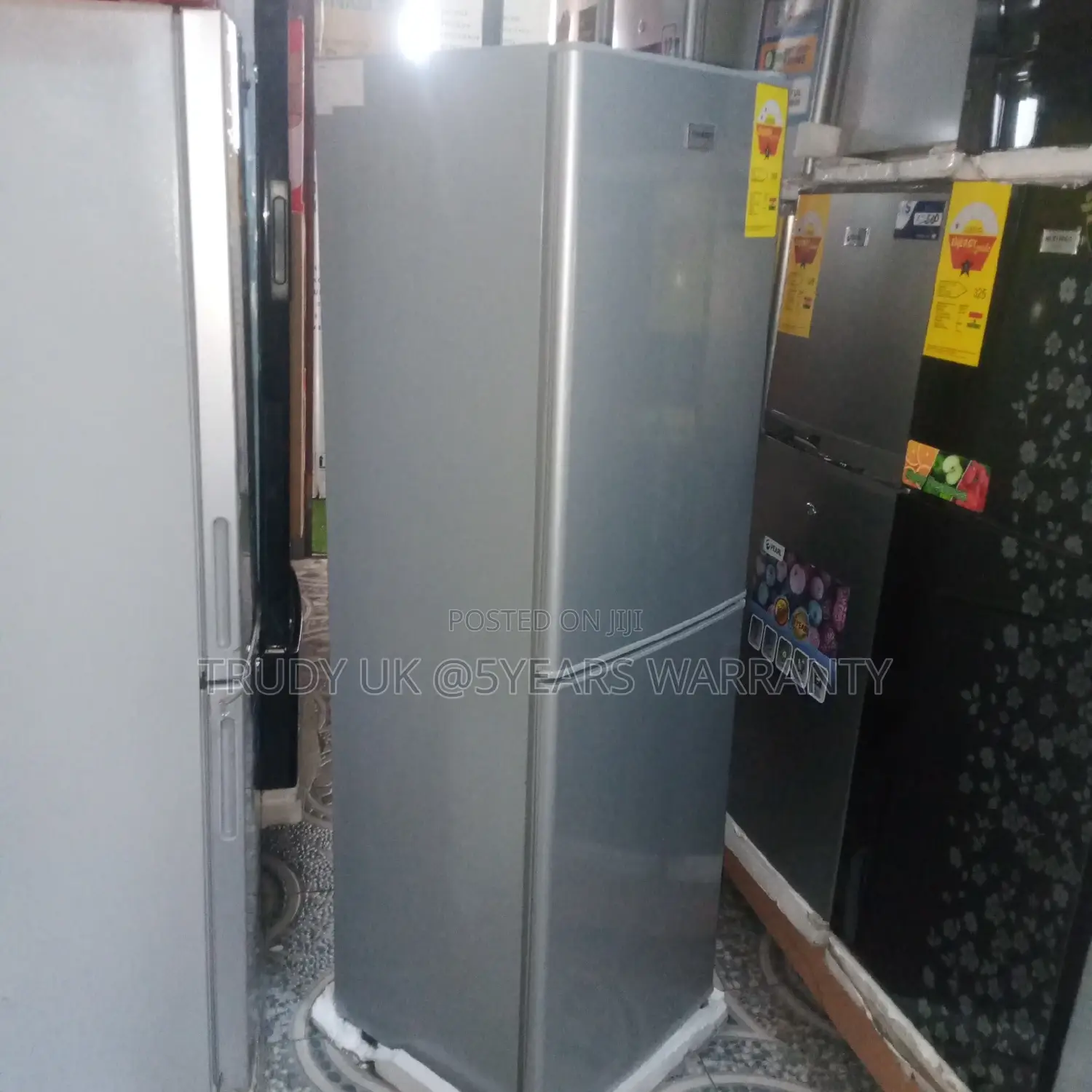Quality and Affordable 200MD BOTTOMFREEZER FRIDGE + FRIDGE